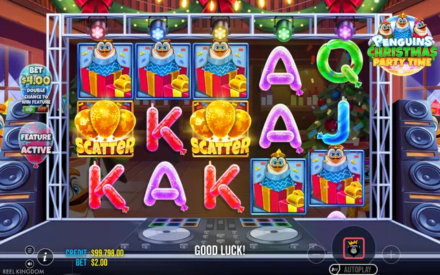 Penguins Christmas Party Time – free spins round, themed around animals